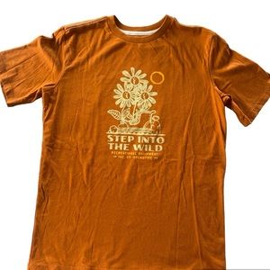 COPY - Girls, REI T-shirt.  size  extra large.